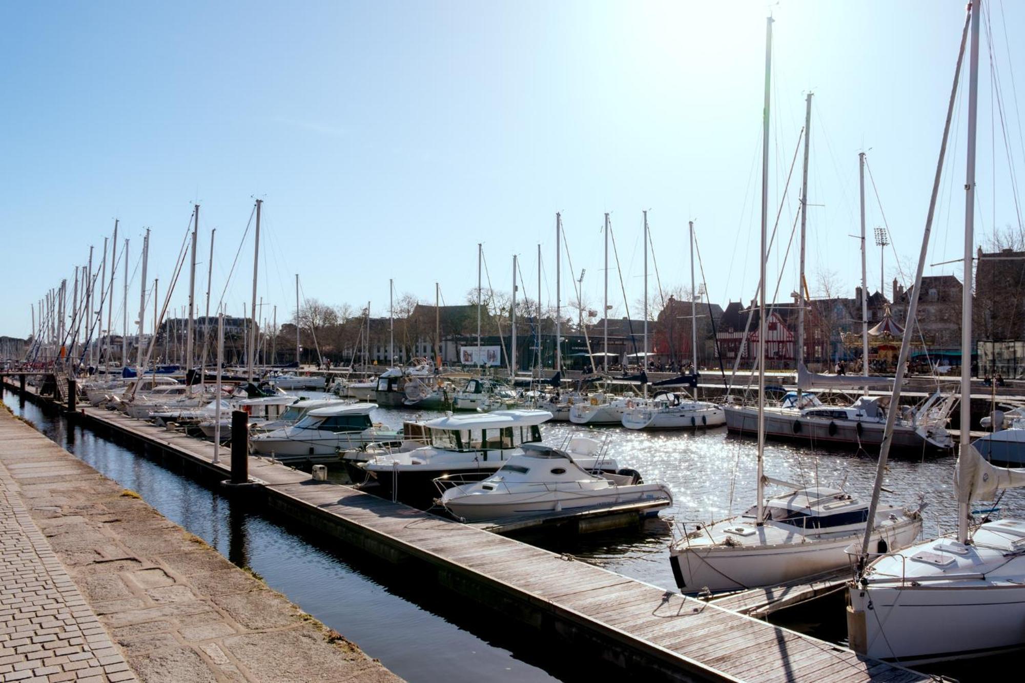 Appartement Sur Le Port De Ванн Экстерьер фото